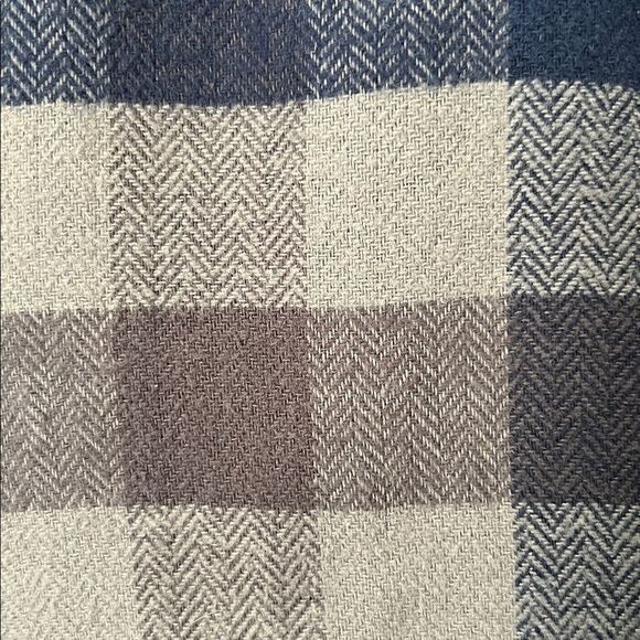 Field & Stream Navy and Gray Plaid Button Up Flannel in Size L - Picture 7 of 12